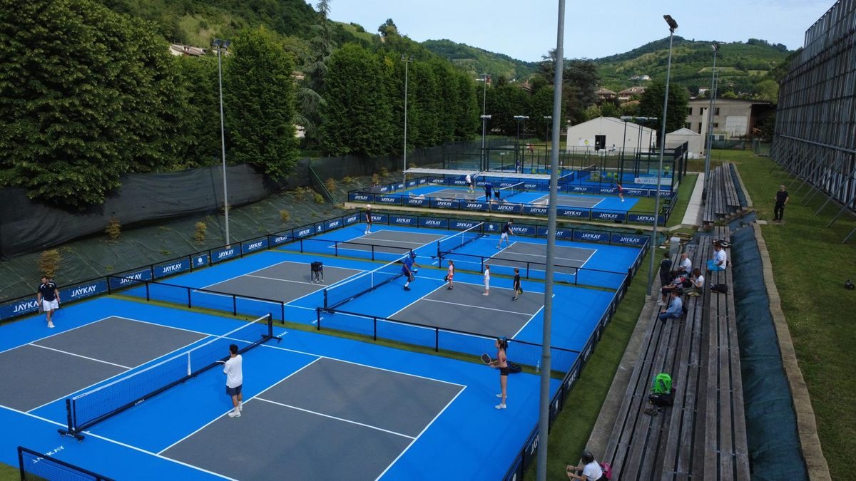 Tennis Club Alba from above, pickleball courts among the Langhe vineyards